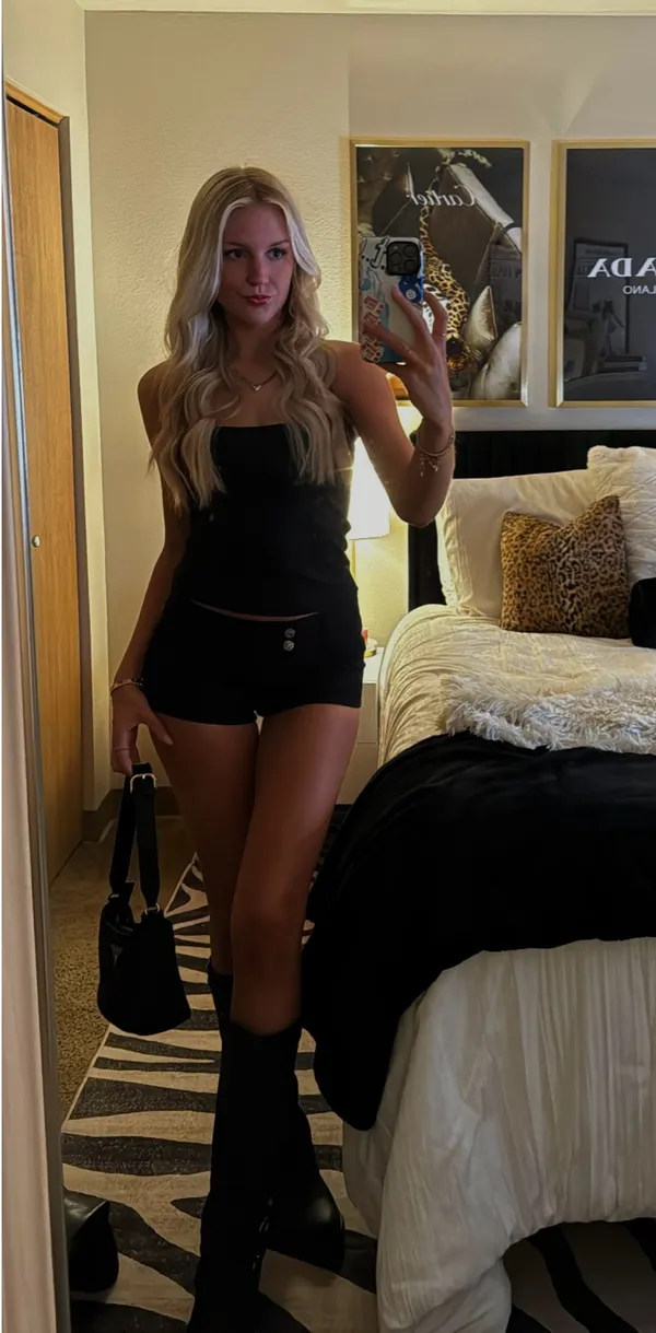 Edikted Micro Shorts Denim Black - Image 2