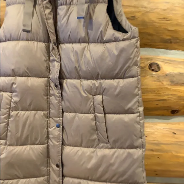 Weatherproof Women’s Hooded Puffer Vest Taupe size Large - Image 3