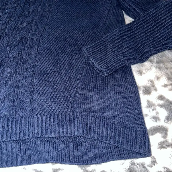 Lands’ End Sweater - Image 3