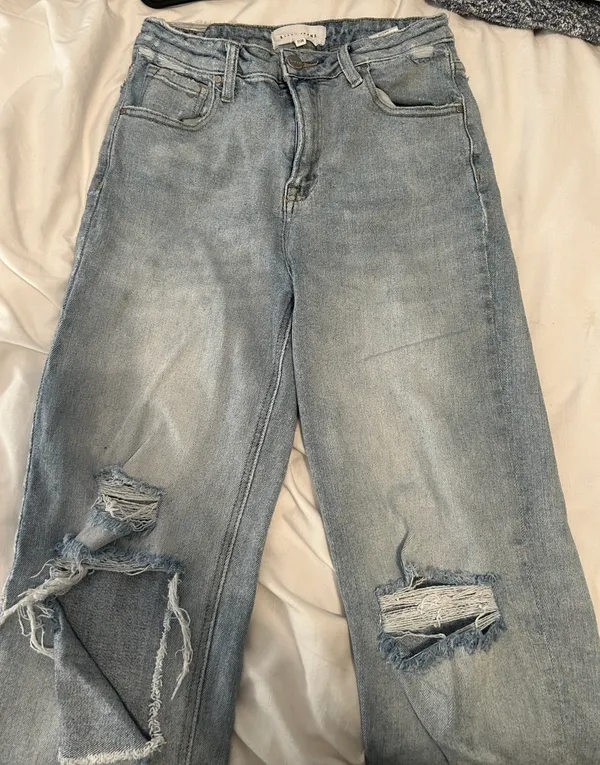 Risen Mom Jeans - Image 2
