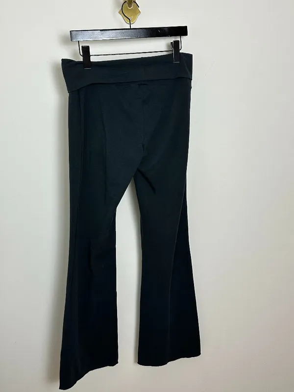 SKIMS Foldover Pants in Soot Black Size Large - Image 6
