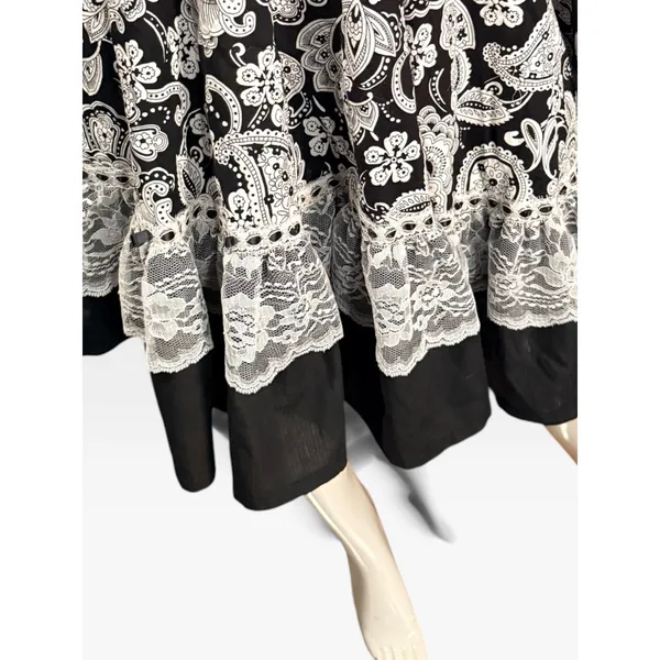 Black White Paisley Floral Lace Tiered Skirt Smocked Waist Boho Knee milkmaid XL - Image 3