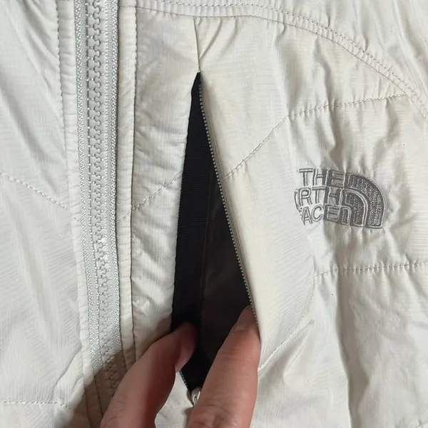 The North Face PrimaLoft Quilted Insulated Full Zip Jacket Cream Women’s Small - Image 9