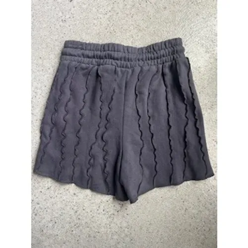 Oh Polly Exposed-Seam Shorts Size 4 NWT‎ Gray Boutique Lounge Mini Shorts - Image 4