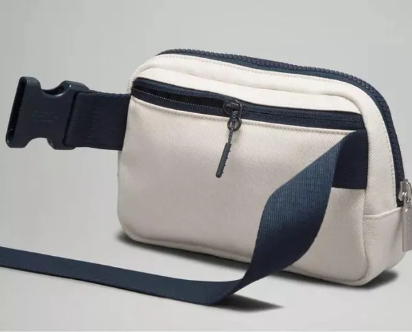 Lululemon NEW Everywhere Belt Bag 1L CANVAS with TAGS - Image 3