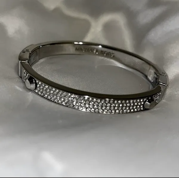 Michael Kors NWOT Silver-Tone Astor Stud Bracelet - Image 8