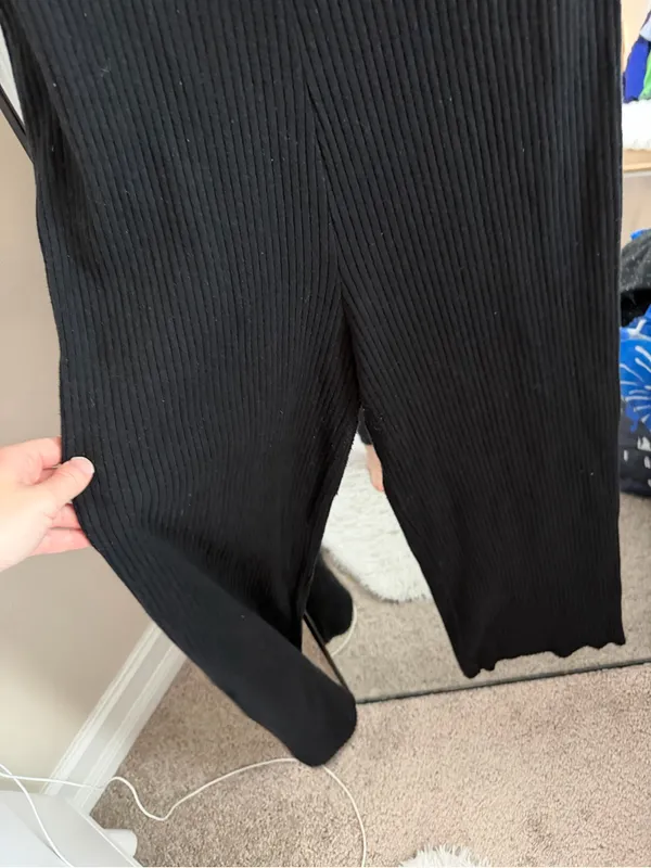 Zara Ribbed Black Sleeveless Jumpsuit with Ruffle Detail - Image 4