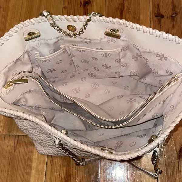 Tory Burch Beige Quilted Leather Marion Tote - Image 6
