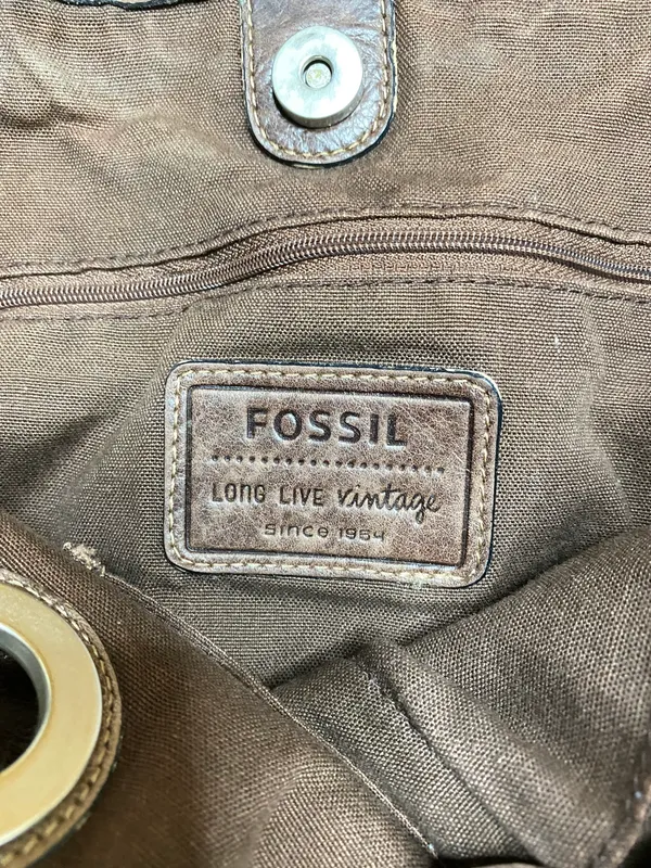 Fossil Leather Purse - Image 4