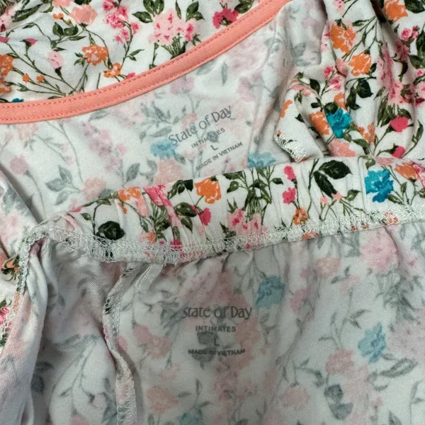 State of Day Intimates Floral Pajama Set Large Tencel Modal Short Sleeve Shorts - Image 10