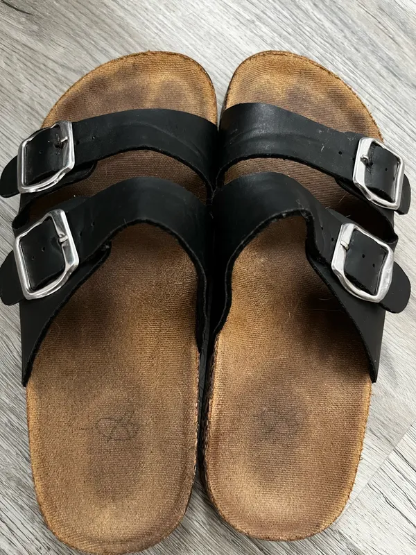 Bobbie Brooks Sandals & Black Double Strap - Image 2