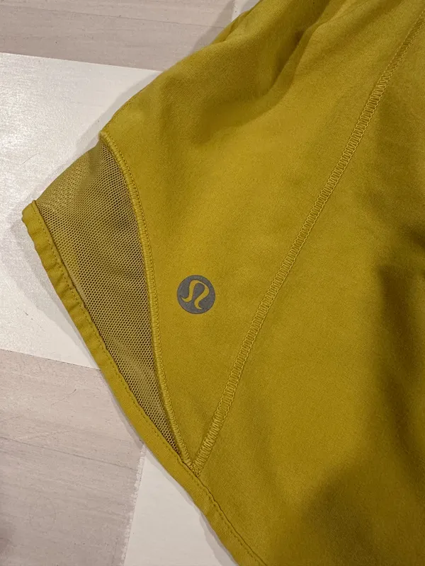 lululemon hotty hot short ii lr low rise lined long 4” soleil yellow 4 W7AWBT - Image 3