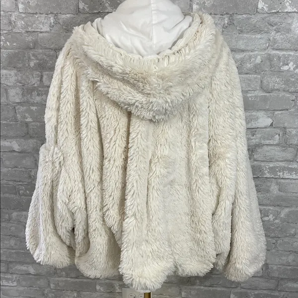 Free People Movement Take a Moment Faux Fur Hooded Jacket in ivory. - Image 6