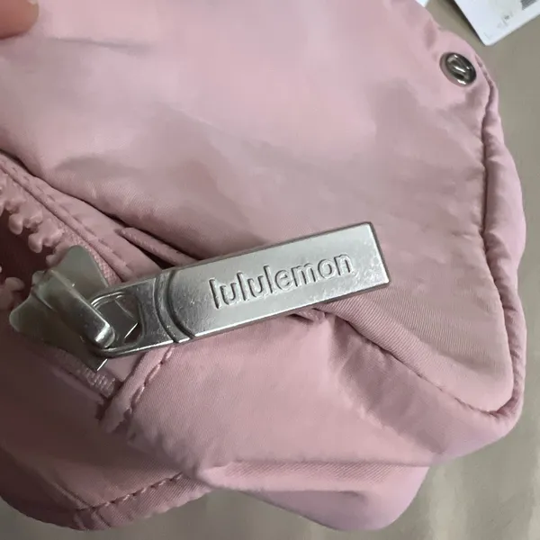 Lululemon Everywhere Belt Bag Large 2L Pink NWT 🌸🎀✨ - Image 7