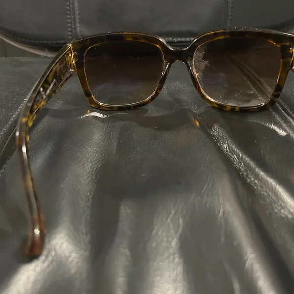 Tortoise Shell Sunglasses Brown - Image 5