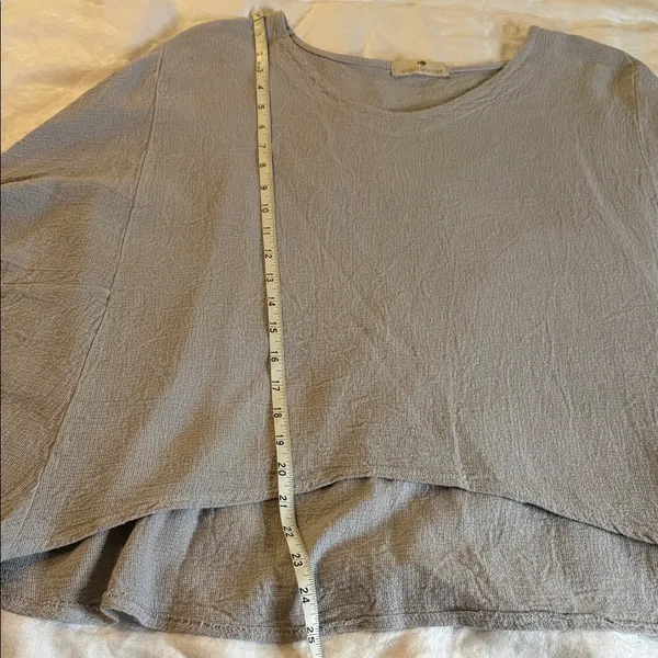 Elegant Women's Gray Blouse Size M - Image 6