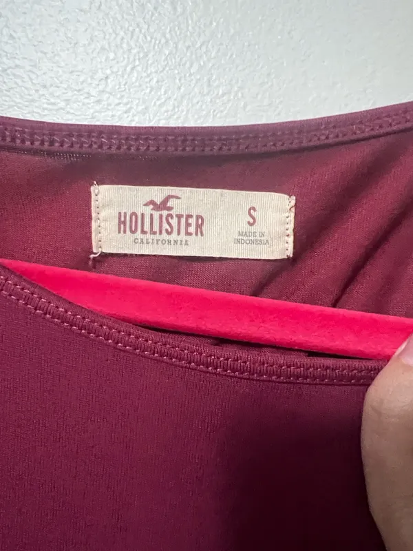 Hollister Cold Shoulder Long Sleeve - Image 4