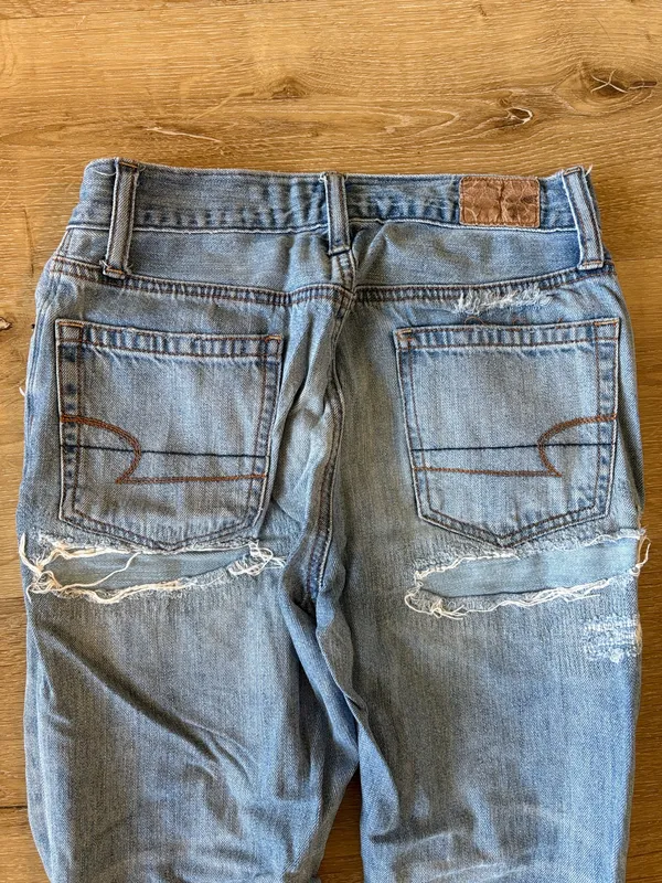 American Eagle Distressed Light Blue Jeans - Image 8