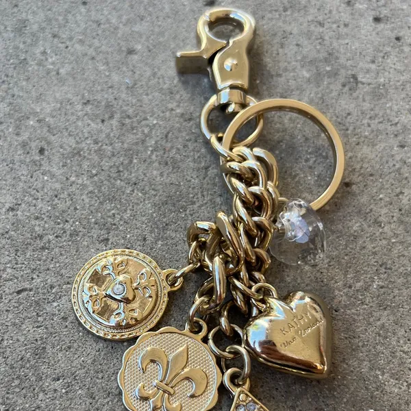 Kathy Van Zeeland Heart Charms Purse Charm Bag Luggage Gold Tone - Image 3