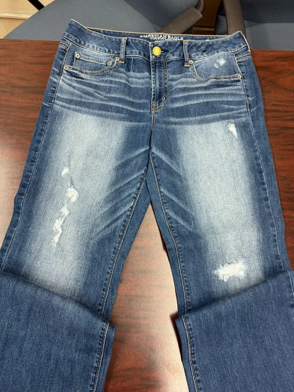 American Eagle Super Stretch Favorite Boyfriend Custom Jeans Size 14 - Image 2