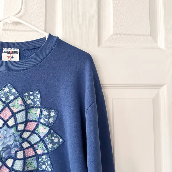 Jerzees Vintage Blue Crew Sweatshirt Embroidered Floral Patchwork Starburst Med - Image 4