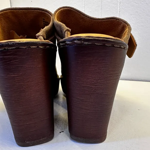 Born BR0036217 Suede Clogs Mules Heels Brown Buckle Size 8M Comfort NEW WITH TAG - Image 6