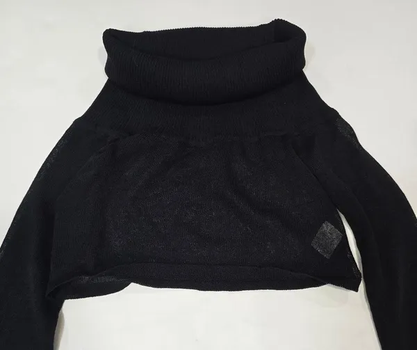 Superdown Camille Off Shoulder Top in Black - Image 4