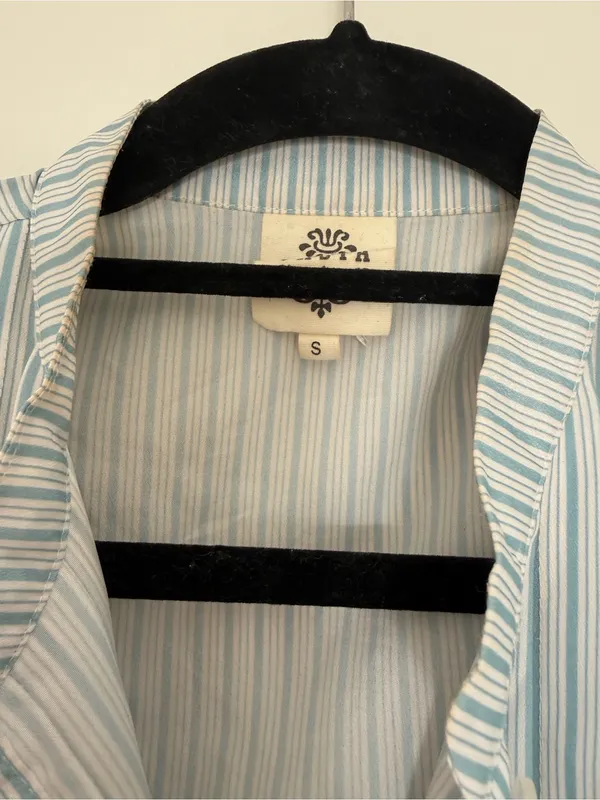 Vintage Light Blue Pinstripe Sleeveless Henley Camisole - Image 3