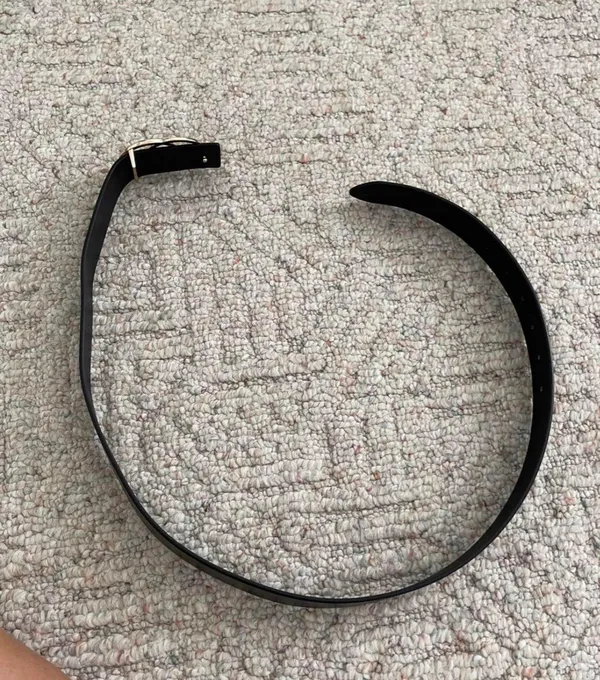 Black belt with gold buckle - Image 3