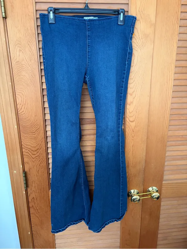Free People pull on Flare Jeans in blue size 28s - Image 2