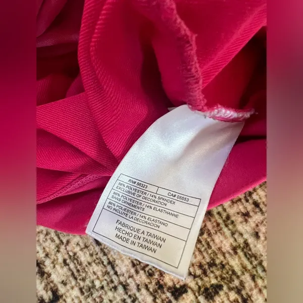 Vintage Nike Woman’s Soft & Stretchy Pink Quarter Zip Pullover Size Medium 8-10 - Image 10