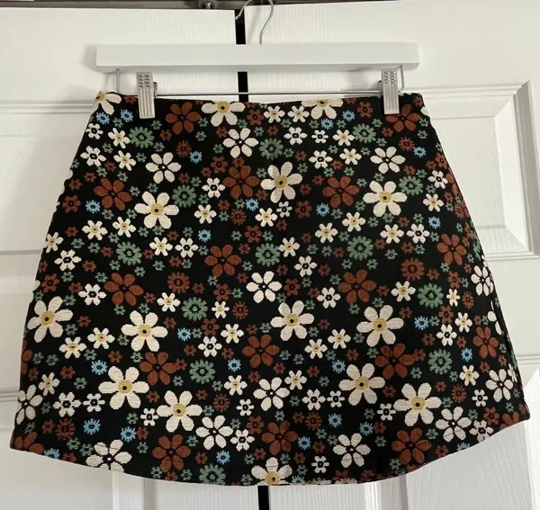 Pink Lily Floral Skirt - Image 2