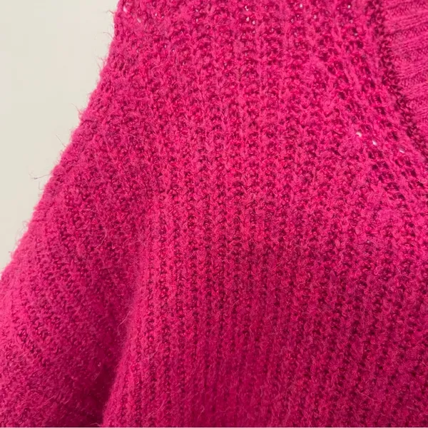 American Eagle Hot Pink Oversized Sweater - Image 3
