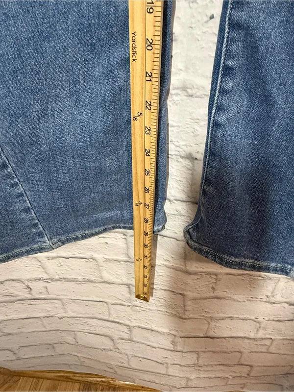 Risen High-Rise Wide-Leg Jeans in Medium Blue Wash, 11/30 - Image 4
