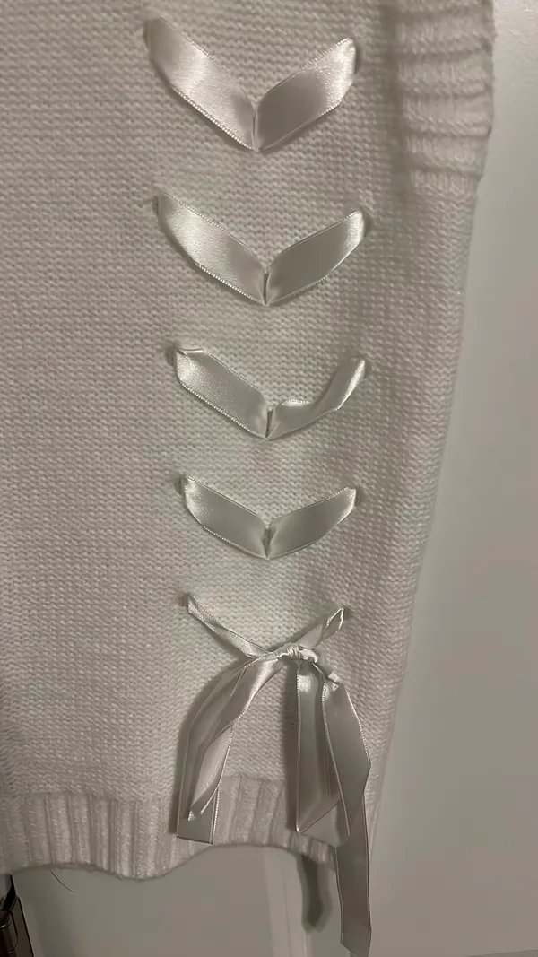 Amazon White sweater vest - Image 2