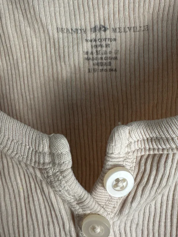 Brandy Melville J. Galt dalis light pink ribbed cotton button-up Henley tank top - Image 5