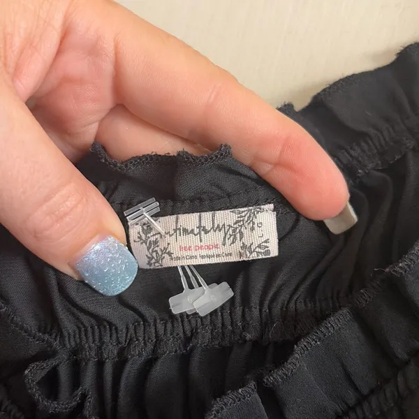 ✨Intimately Free People Cinched Cropped Black Sz Large Tank✨ - Image 4