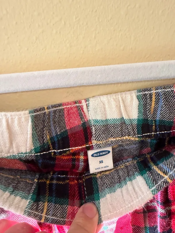Old Navy Red Green White Plaid Lounge Pajama Pants - Image 2