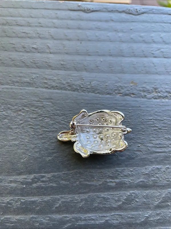 Vintage Silver Tone Turtle Brooch Featuring a Sparkling Rhinestone Shell - Image 5