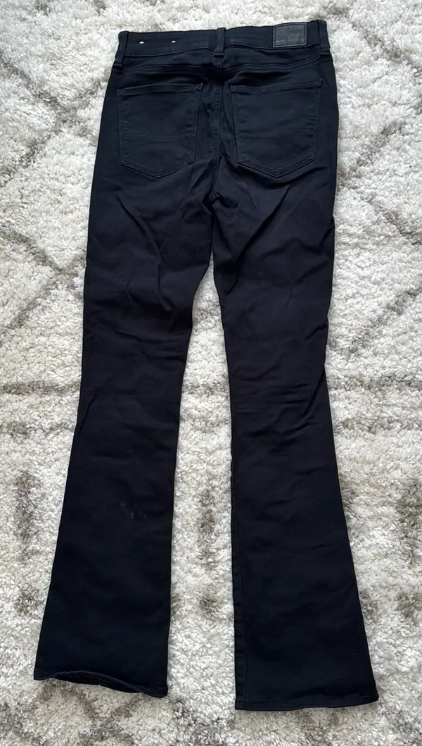 American Eagle Jeans - Image 3