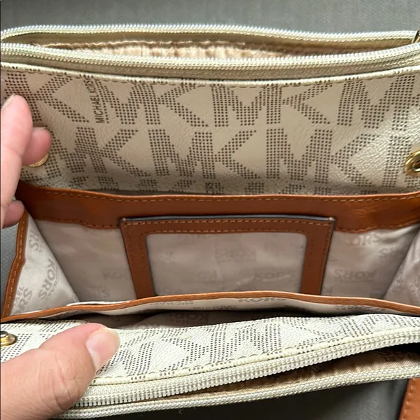 Michael Kors Cream and Brown Crossbody Bag - Image 5