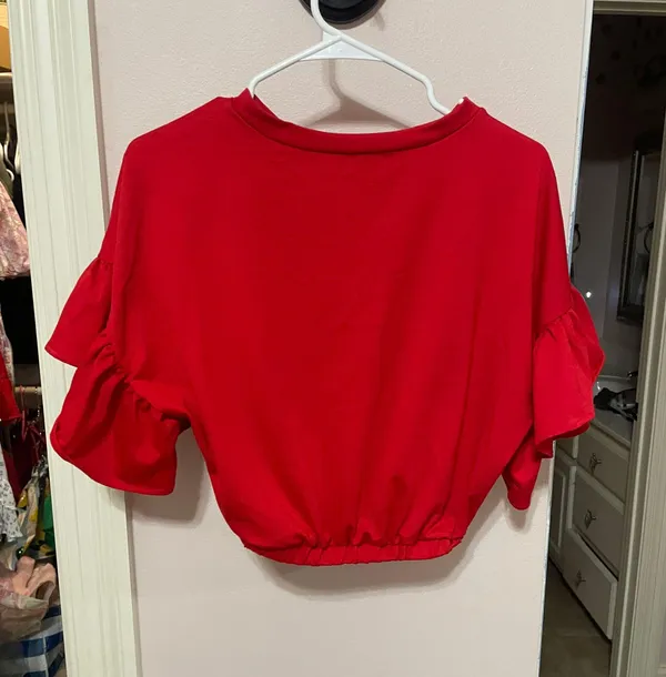 Strut & Bolt Red Ruffle Cropped Shirt - Image 5