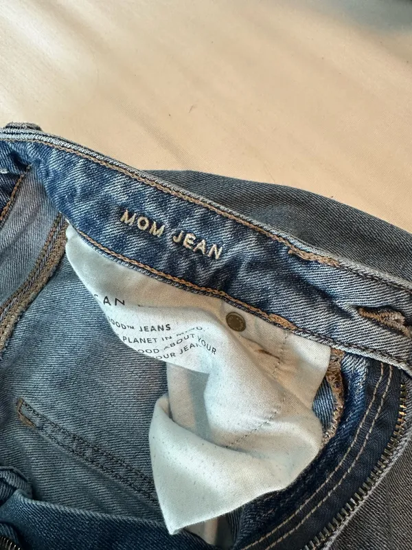American Eagle Mom Jeans - Image 2