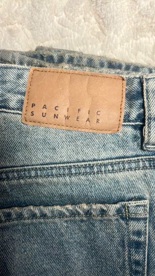 Light washed Pacsun jeans - Image 5