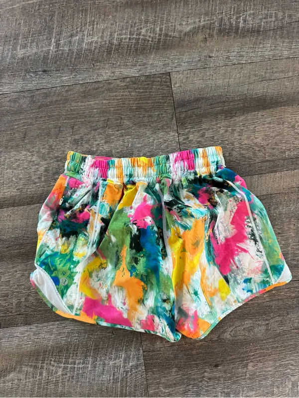 Lululemon Hotty Hot Low-Rise Lined Short 4" in No Limits White Multi / White - Image 6
