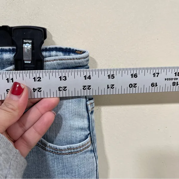 Abercrombie & Fitch high-rise flare jeans size 27 4 regular EUC - Image 2