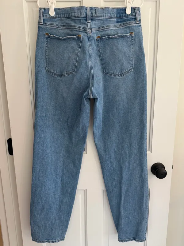 Abercrombie & Fitch The Mom High Rise Jeans Light Wash Size 31 Extra Long - Image 3