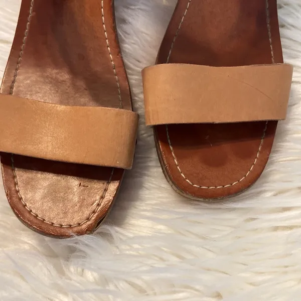 Lucky 🍀 Brand Leather Sandals size 9.5 preowned conditions - Image 5