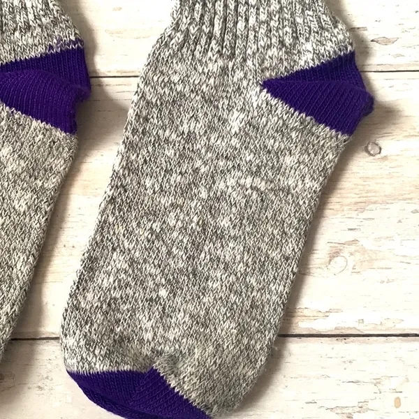 Urban Outfitters Women’s Scrunch Crew Socks Gray Knit & Purple OS Adult NEW - Image 2