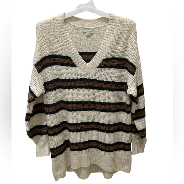 American Eagle Oversized
Dreamspun V-neck
Sweater size Small - Image 13
